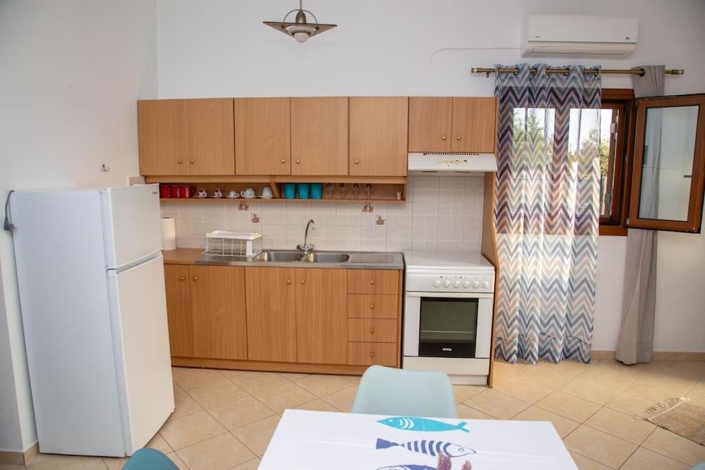 Εξοχη Και Θαλασσα Apartment Makry Gialos  Exterior photo